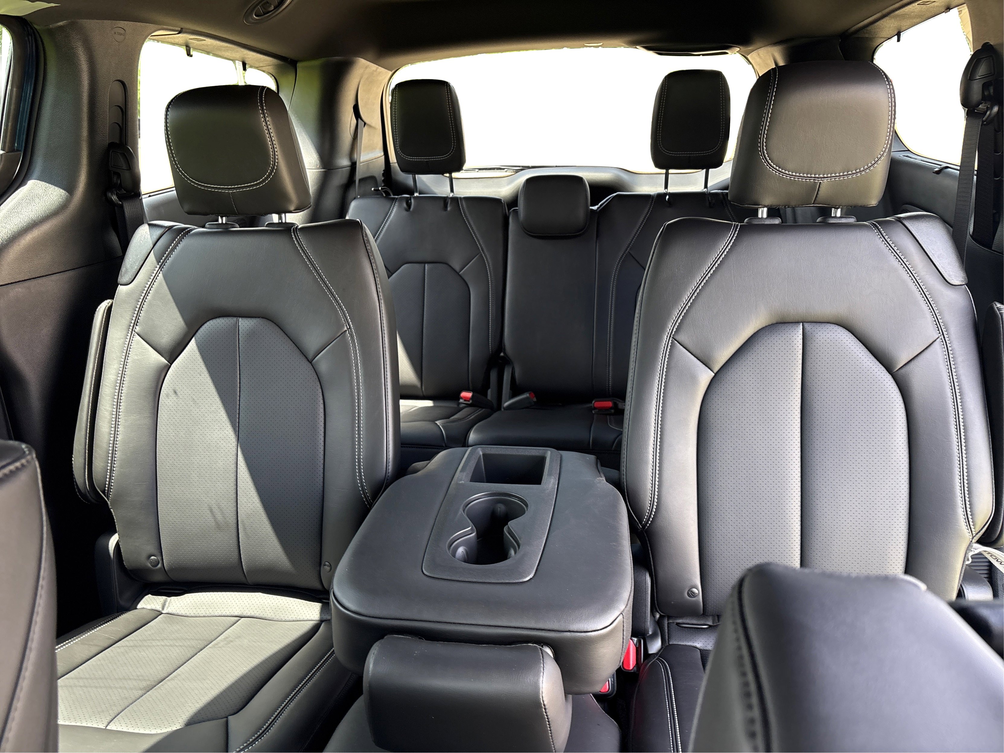 2025 Chrysler Pacifica photo 13