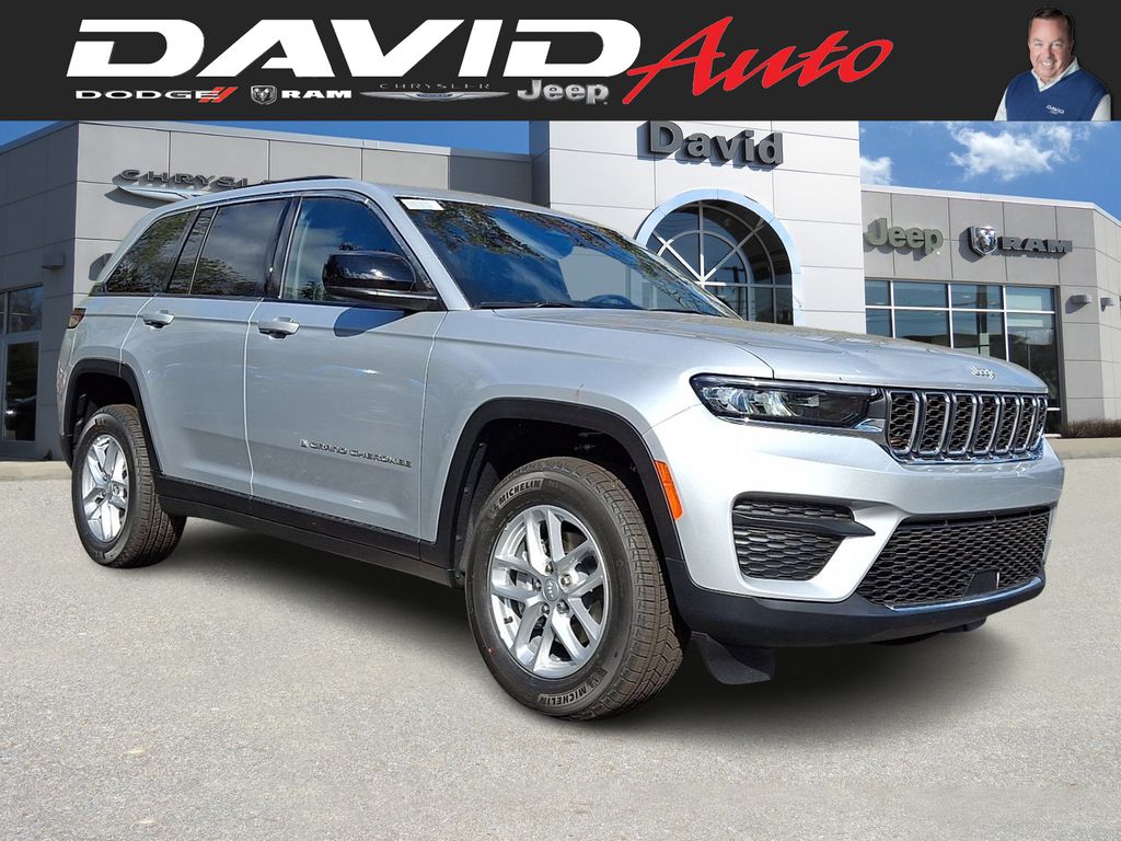 2025 Jeep Grand Cherokee Laredo's photo