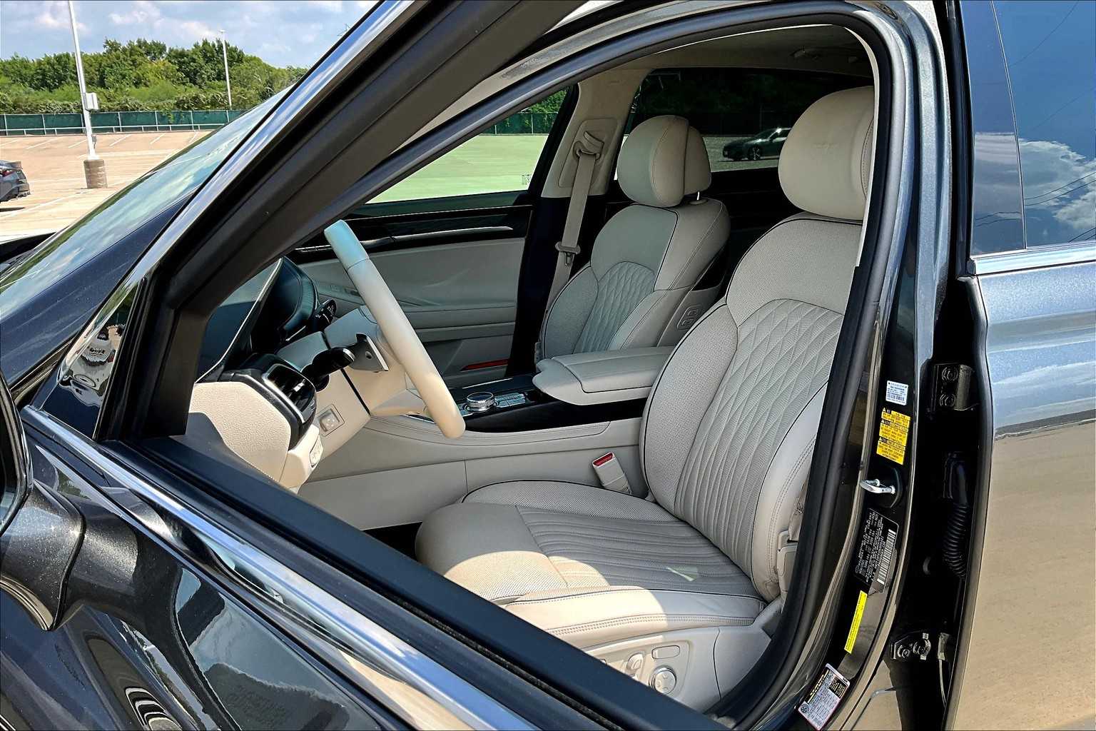 2022 Genesis G90 3.3T Premium photo 7