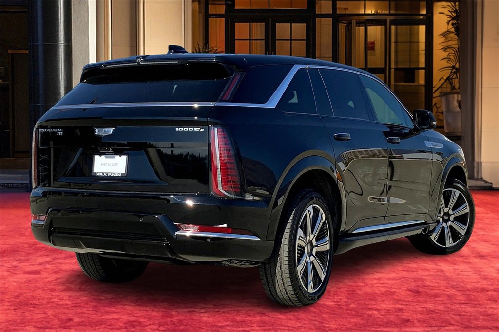 2025 Cadillac Escalade IQ Luxury photo 6