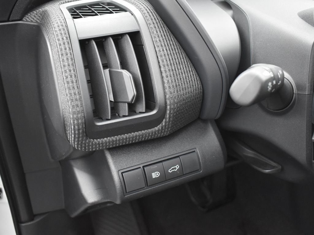 2025 Subaru Solterra Limited photo 7
