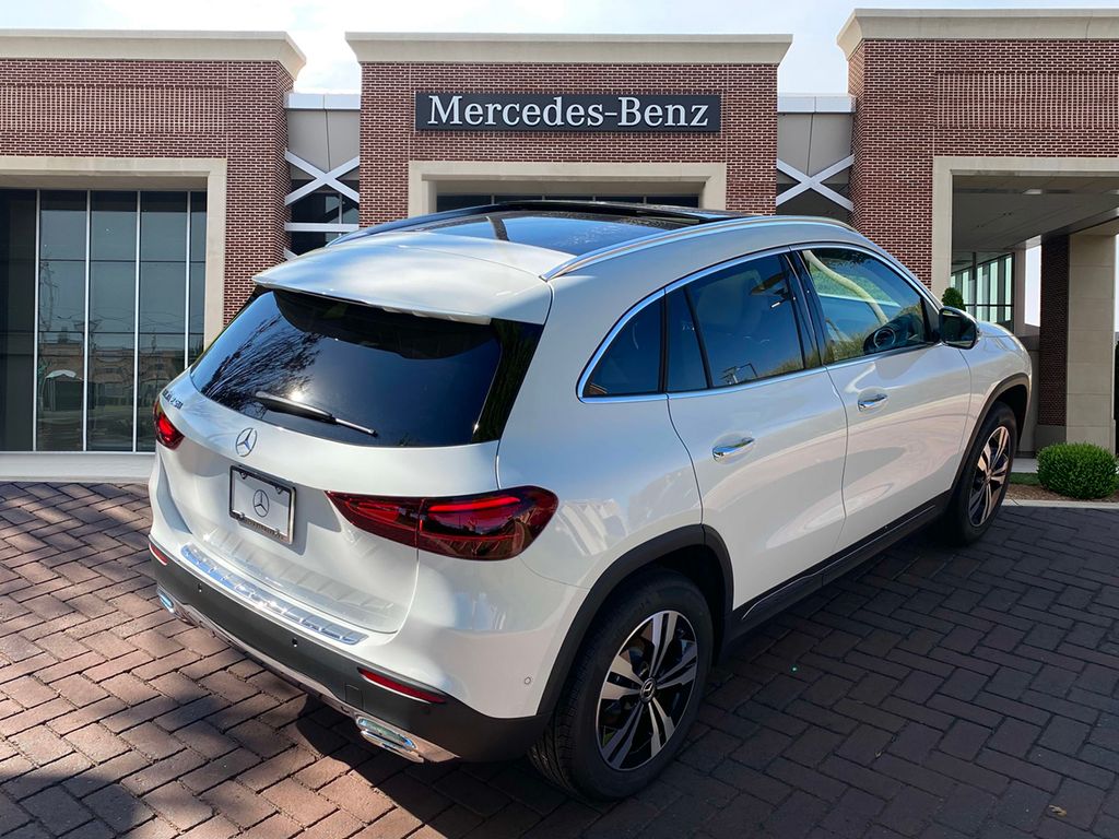 2025 Mercedes Benz GLA 250 photo 4