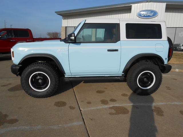 2024 Ford Bronco Heritage Limited First Edition photo 2