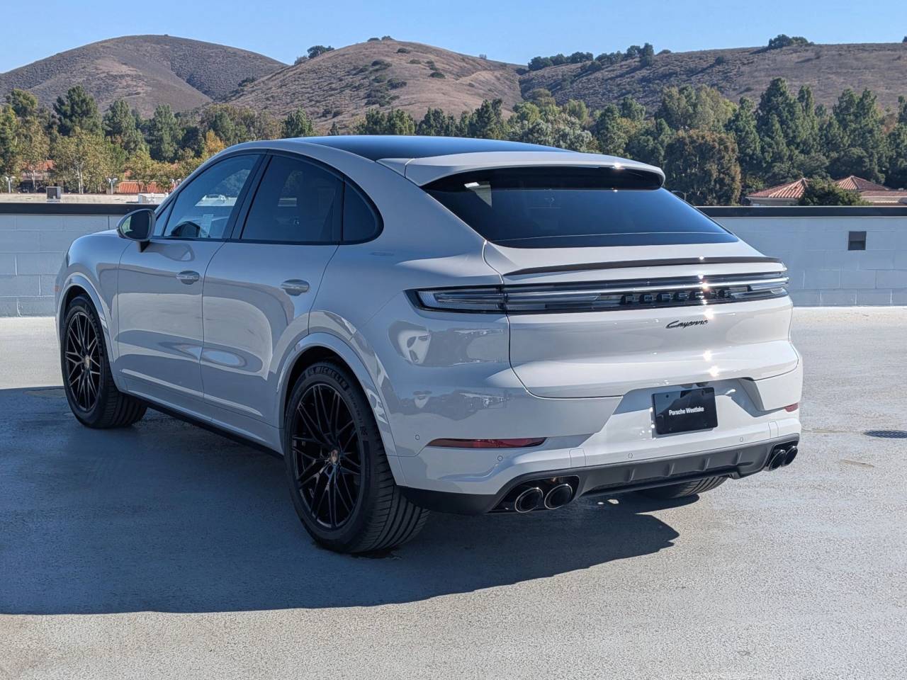 2026 Porsche Cayenne Coupe photo 3