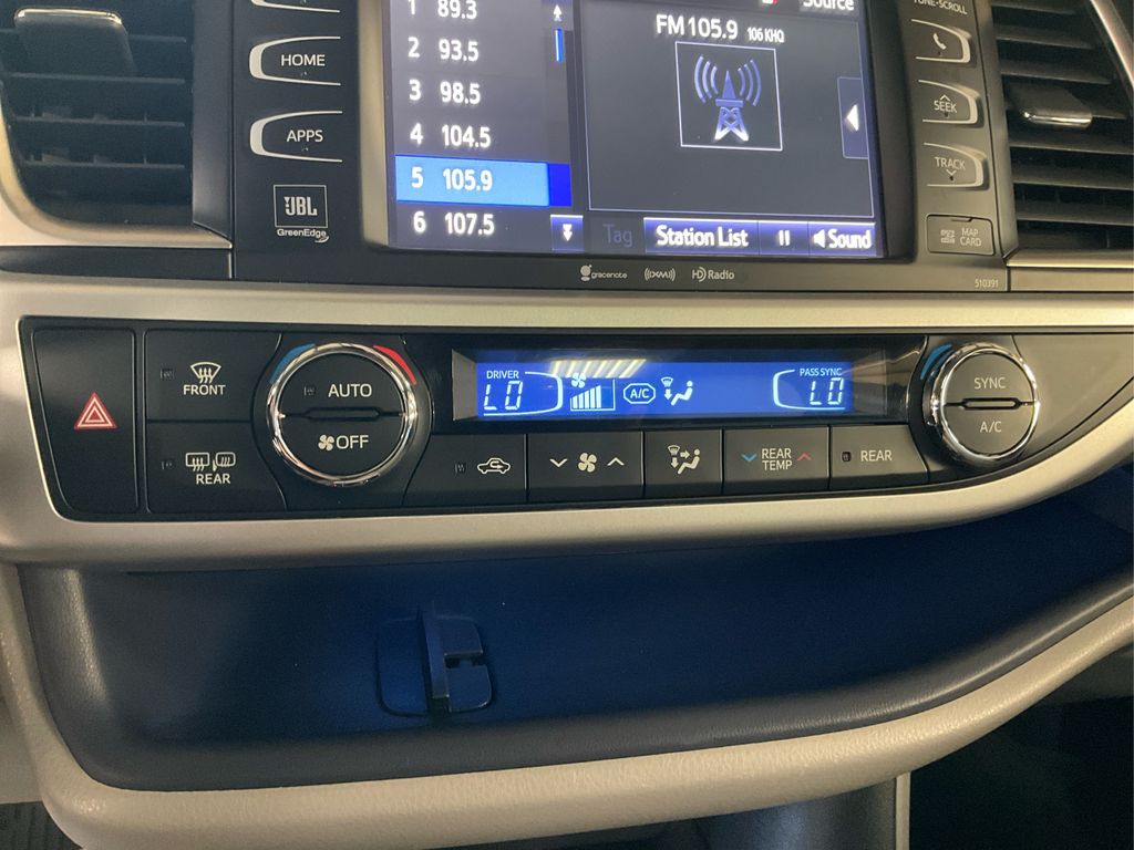 2019 Toyota Highlander Limited photo 29