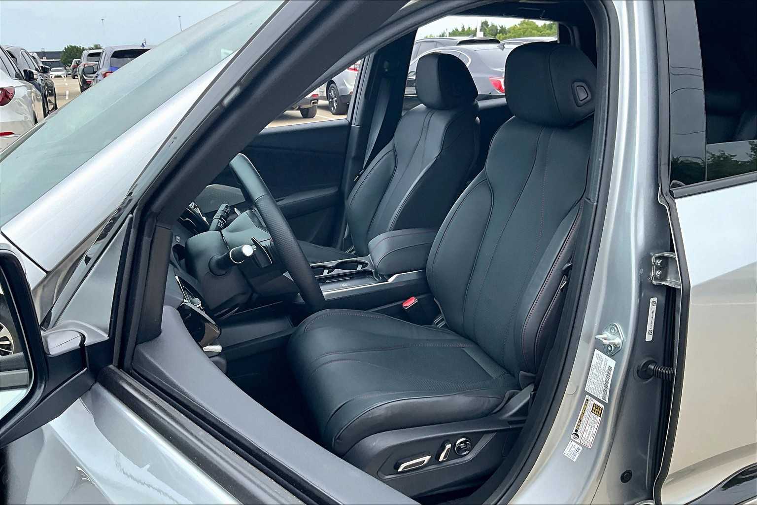 2025 Acura RDX A-Spec Advance photo 7