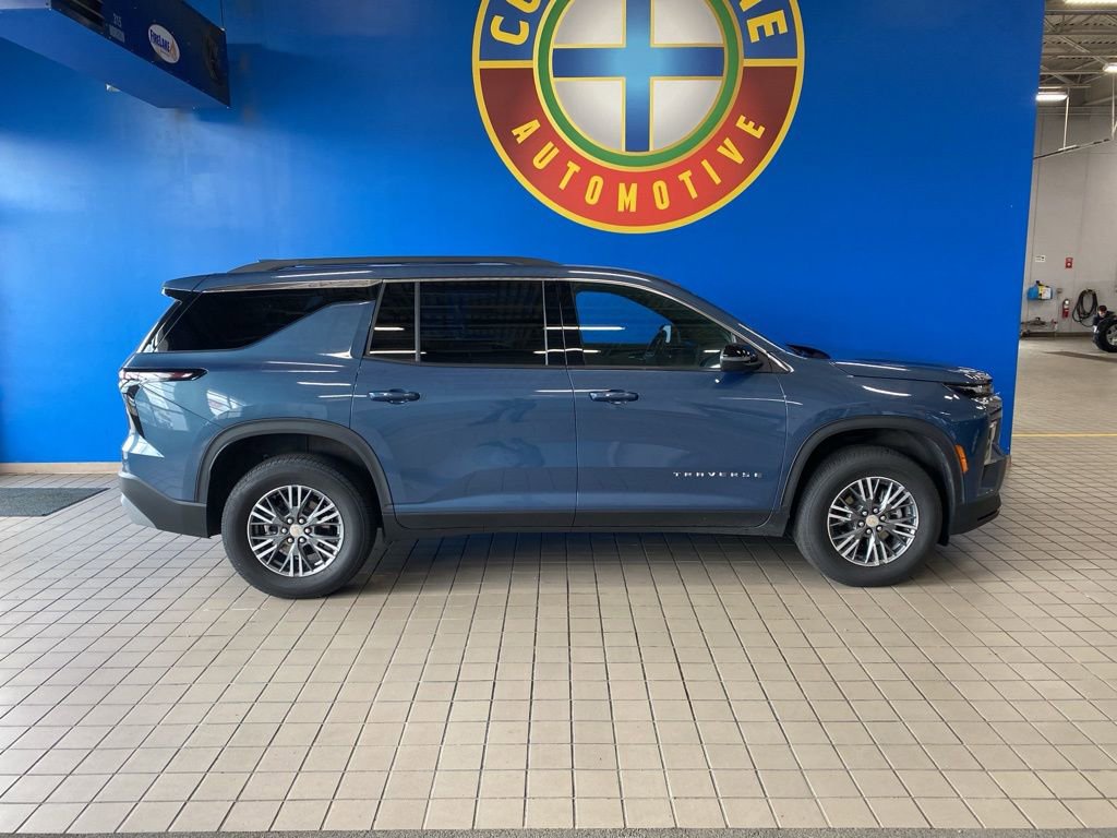 2025 Chevrolet Traverse photo 7