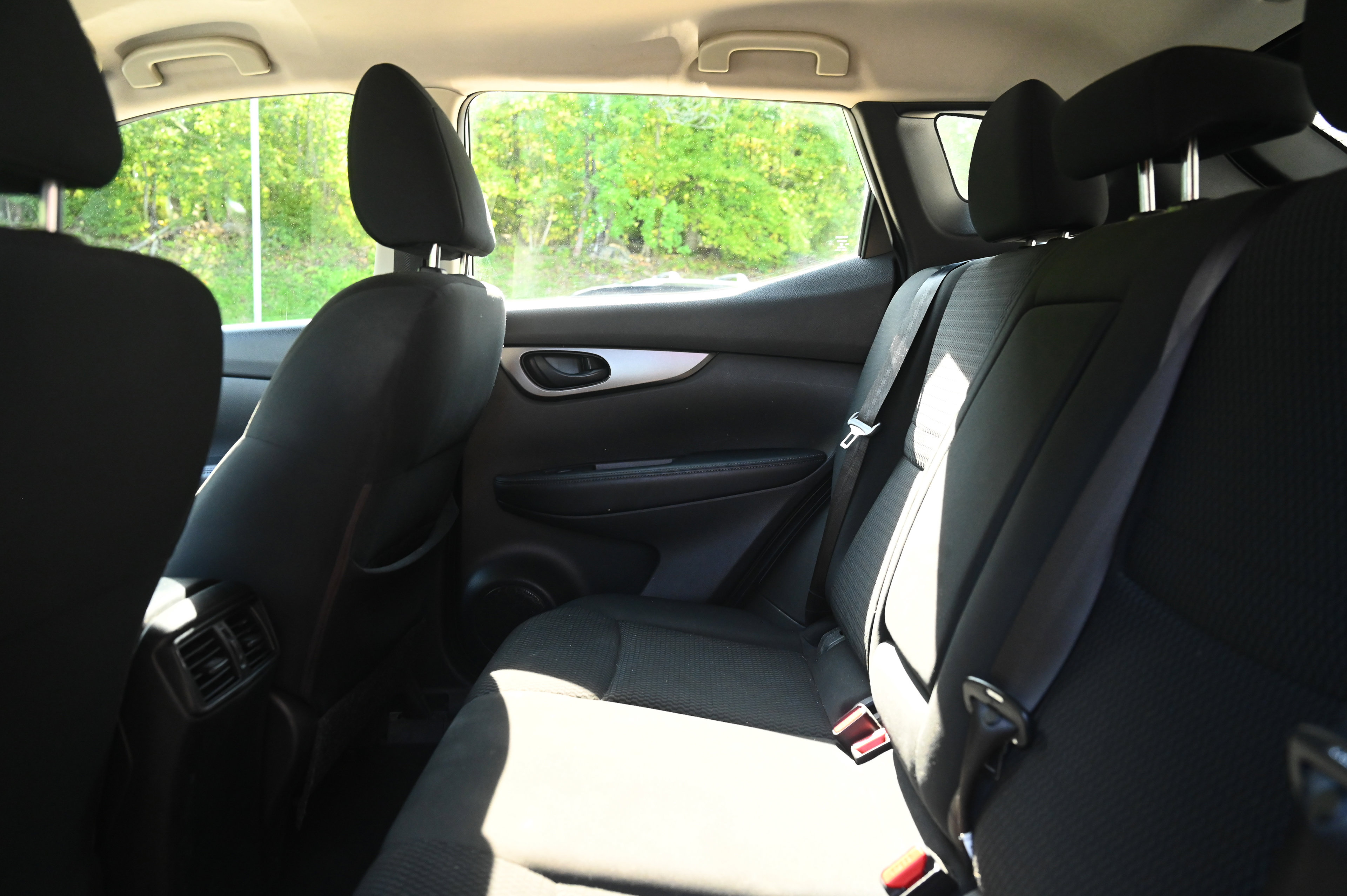 2019 Nissan Rogue Sport S photo 19