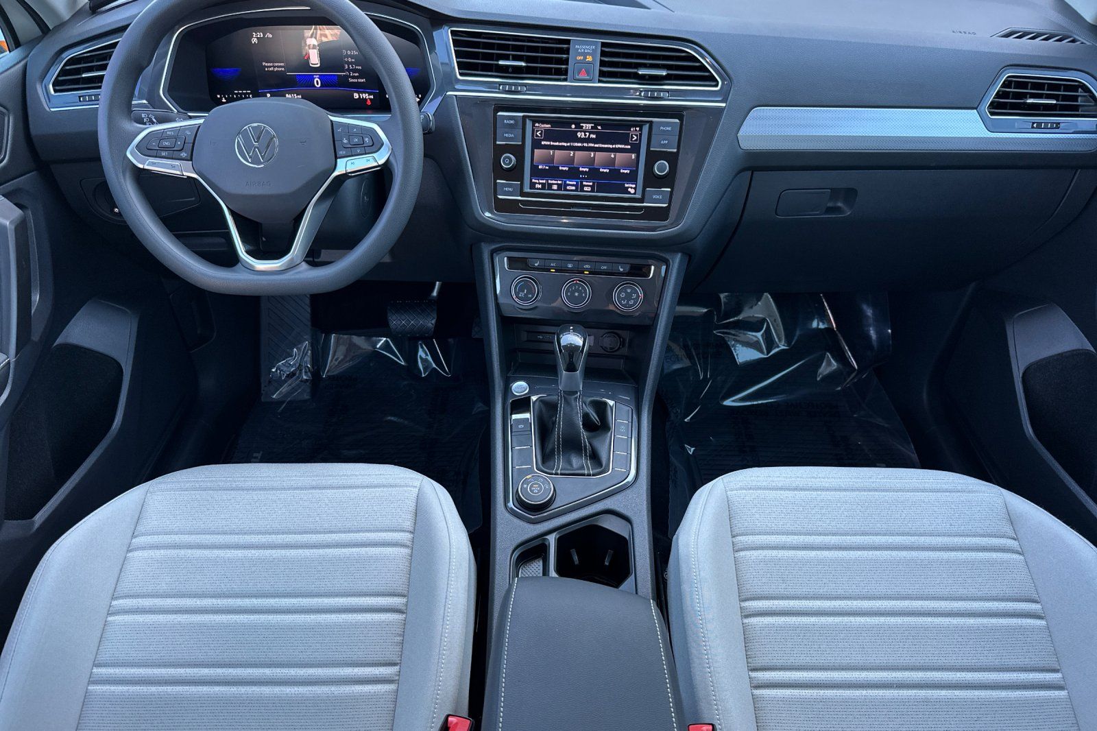 2023 Volkswagen Tiguan S photo 12