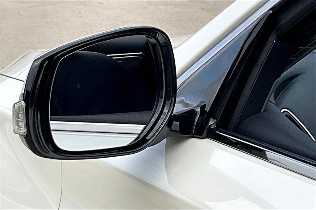 2024 Infiniti Q50 LUXE photo 9