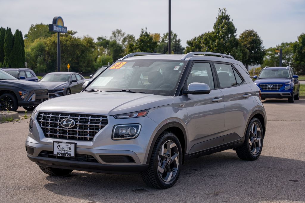 2023 Hyundai Venue SEL Limited photo 3