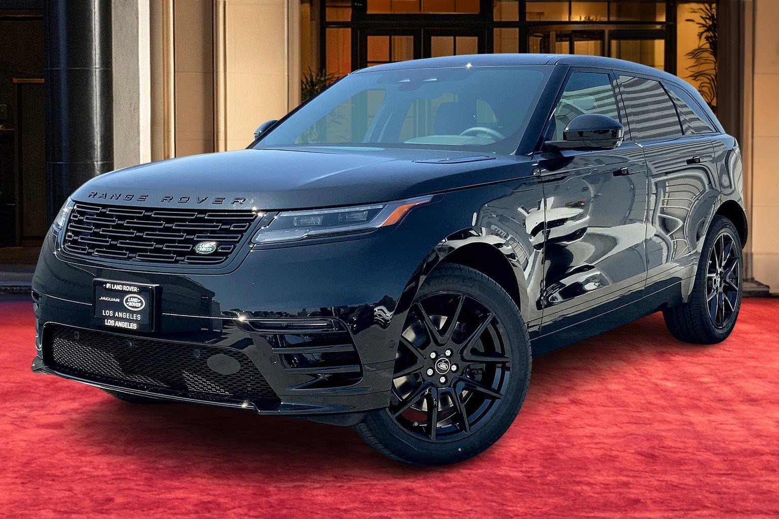 2026 Land Rover Range Rover Velar Dynamic SE's photo
