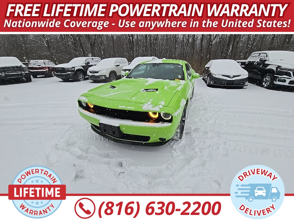 2023 Dodge Challenger SXT's photo