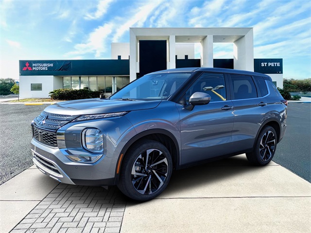 2024 Mitsubishi Outlander SE's photo