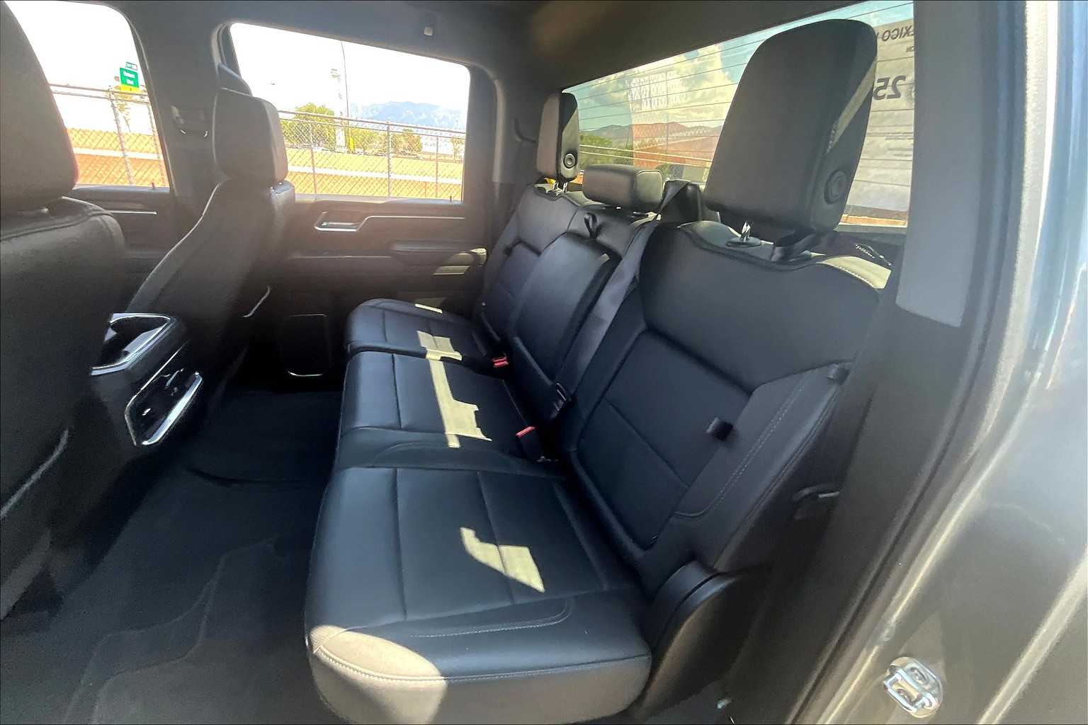 2025 Gmc Sierra SLT photo 17