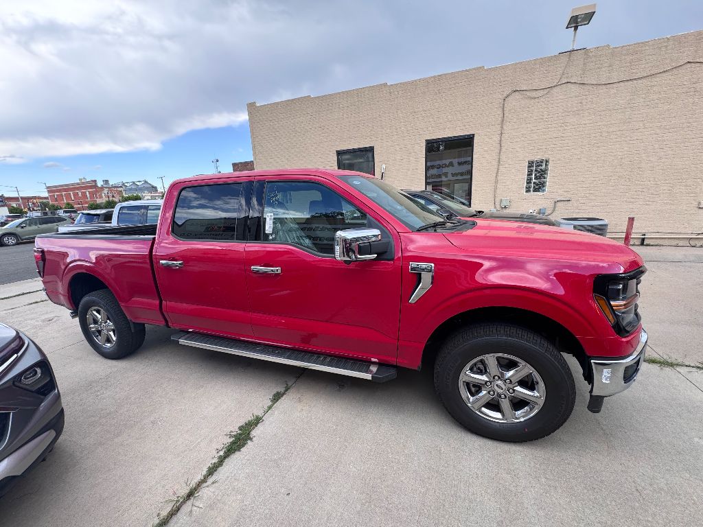 2025 Ford F-150 XLT photo 4
