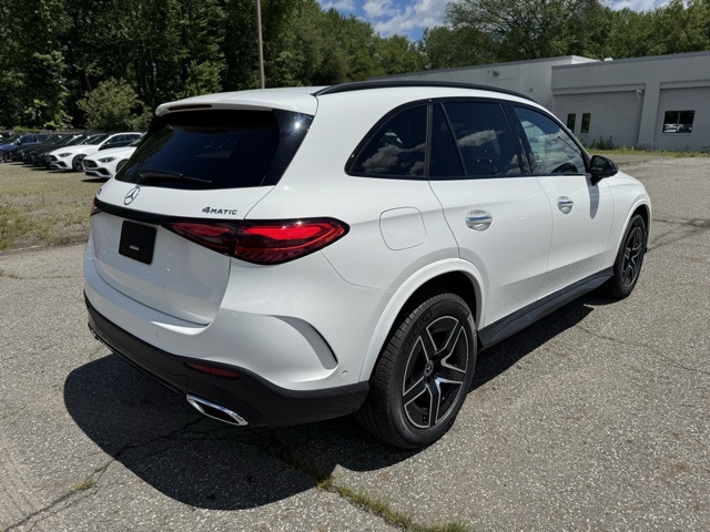 2025 Mercedes Benz GLC 300 4MATIC photo 3
