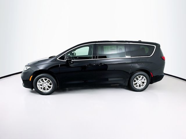 2025 Chrysler Pacifica photo 4