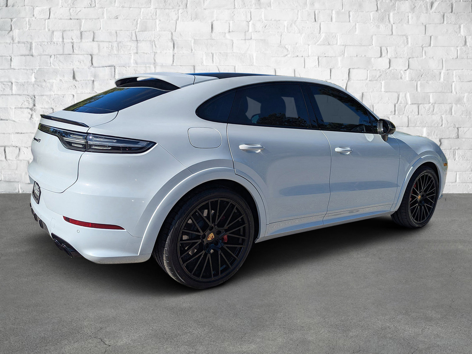 2023 Porsche Cayenne GTS Coupe photo 4
