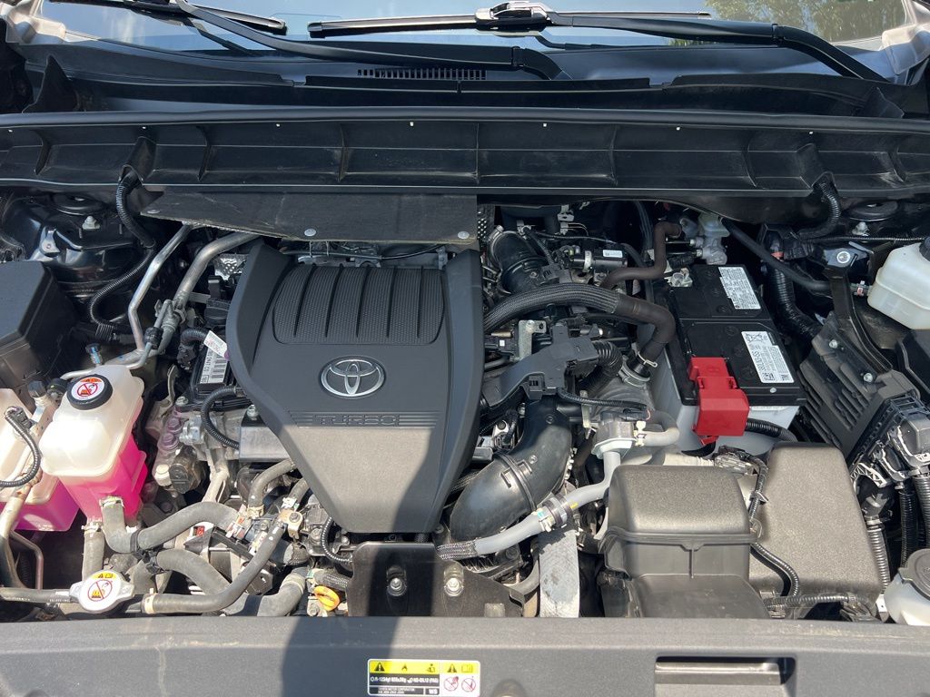 2023 Toyota Highlander L photo 9