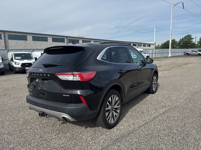 2022 Ford Escape Titanium photo 3