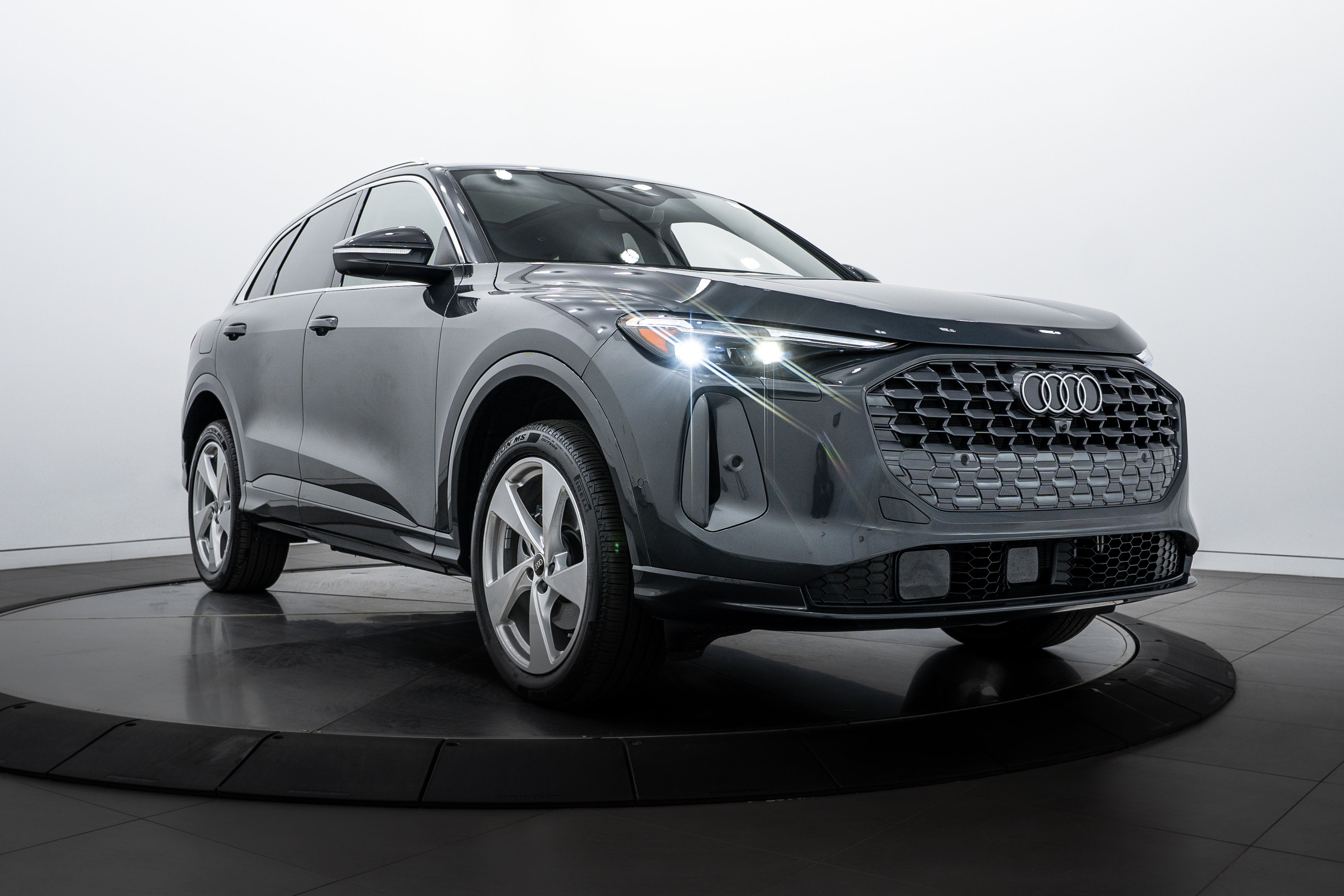 2025 Audi New Q5 Premium Plus's photo