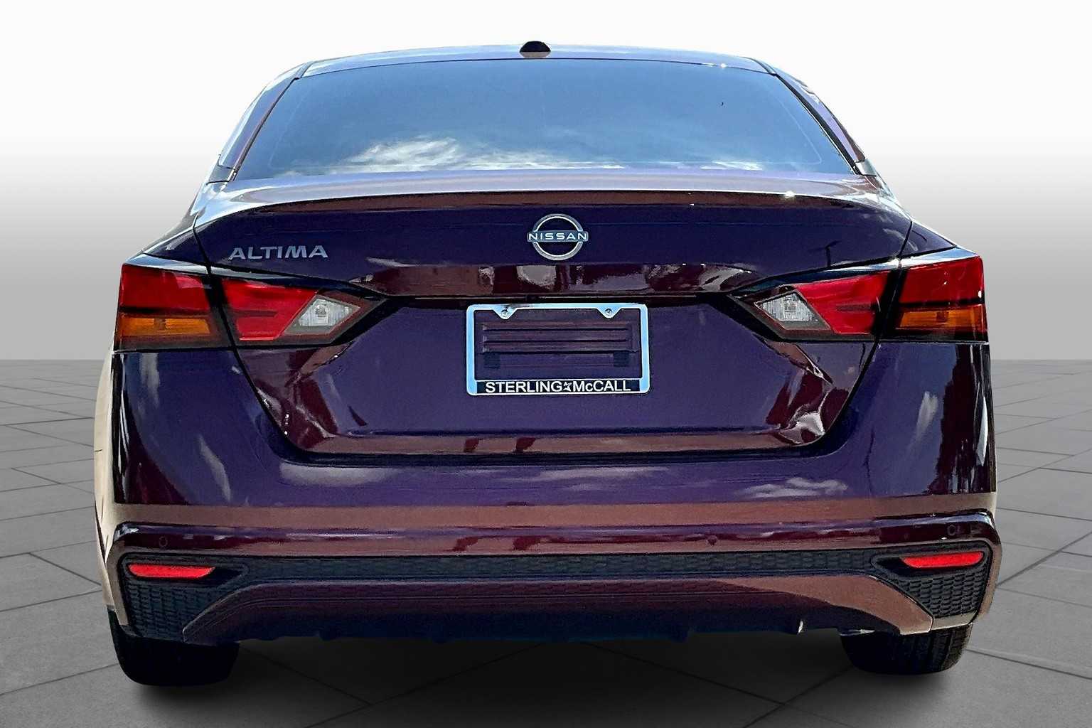 2025 Nissan Altima SV photo 4