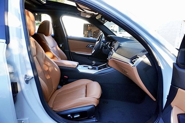 Used 2022 White BMW 330i image 11