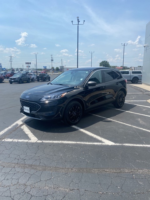 2022 Ford Escape SE photo 3