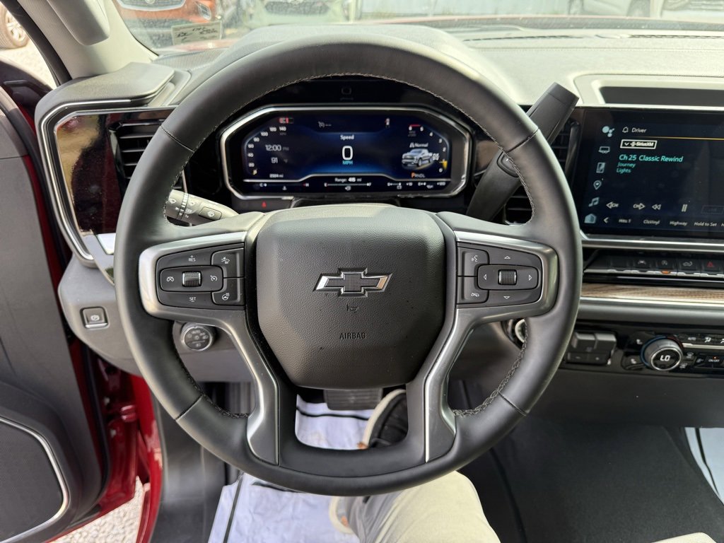 2025 Chevrolet Silverado 1500 RST photo 13