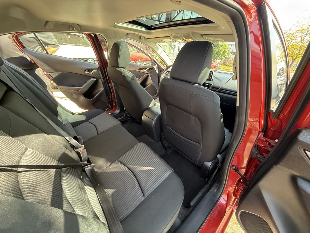 2016 Mazda Mazda3 Touring photo 4