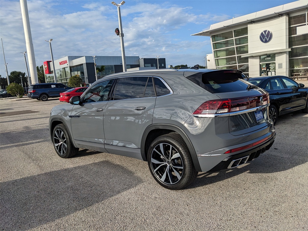 2026 Volkswagen Atlas Cross Sport SEL Premium R-Line photo 4