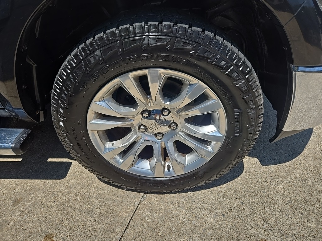 2017 Ram 1500 Laramie photo 31