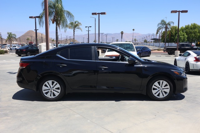 2025 Nissan Sentra S photo 2