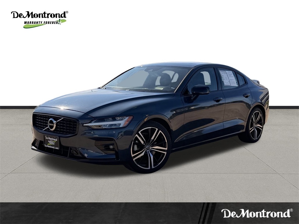 2022 Volvo S60 R-Design's photo
