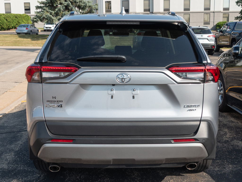 2022 Toyota RAV4 Limited photo 4