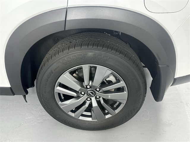 2025 Nissan Pathfinder SV photo 10