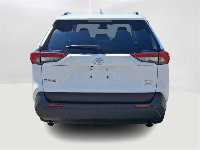 2024 Toyota RAV4 XLE photo 3