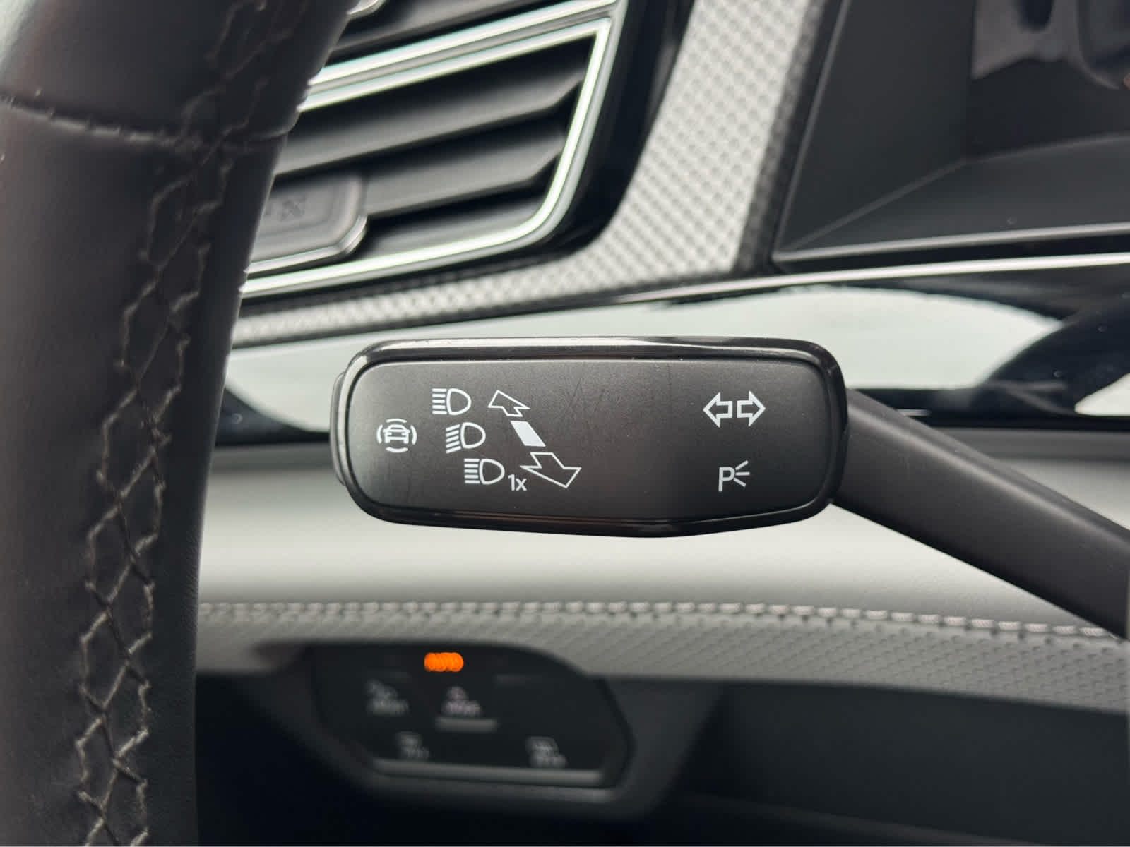 2025 Volkswagen Atlas Peak Edition SE photo 10