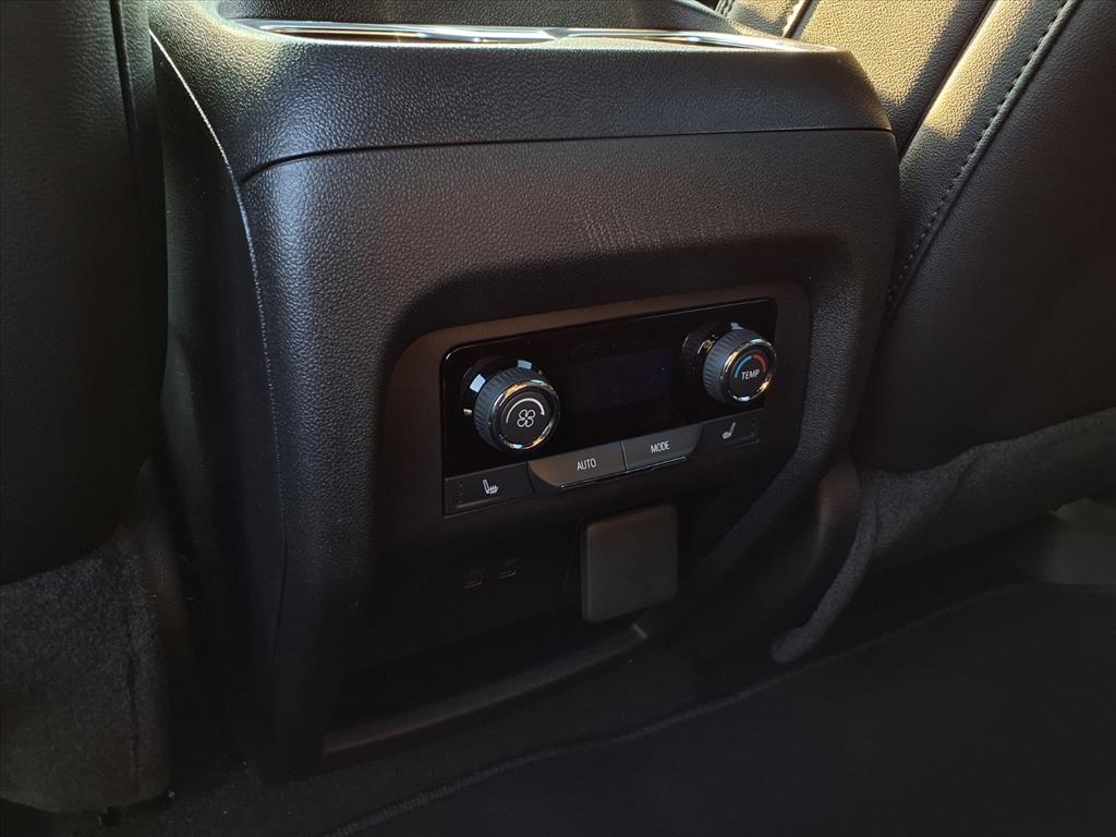 2026 Chevrolet Traverse High Country photo 5