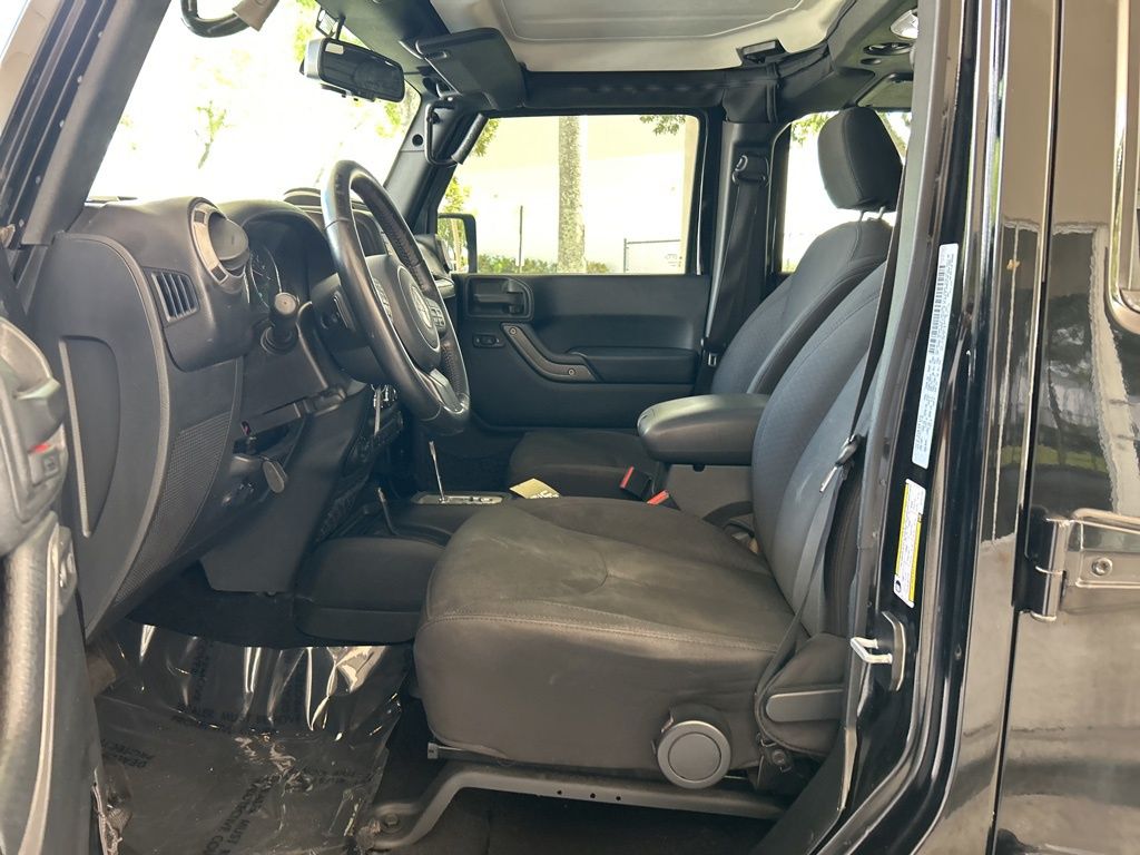2016 Jeep Wrangler Unlimited Sport photo 4