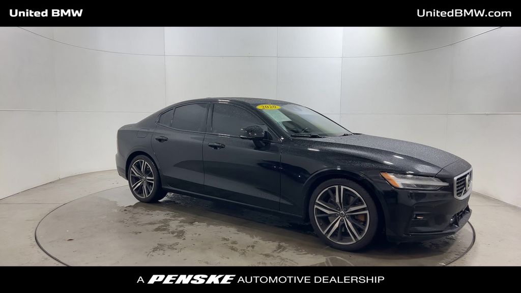 2020 Volvo S60 T6 R-Design photo 2