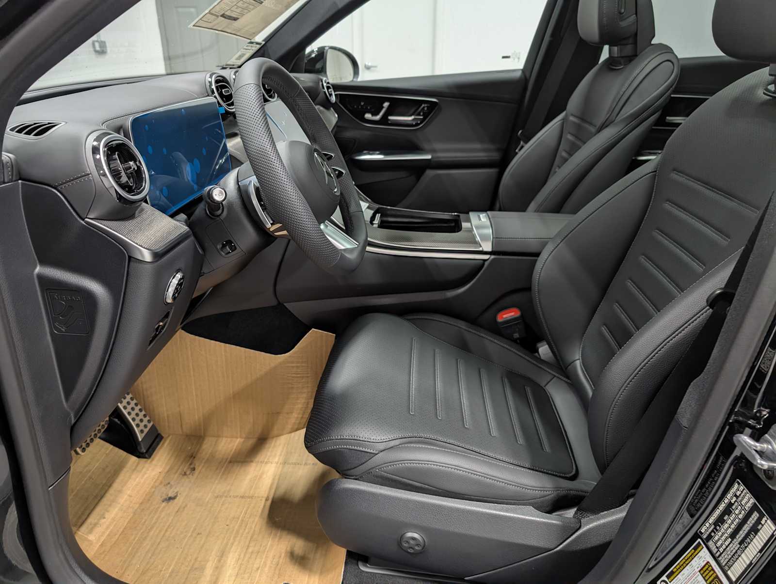 2026 Mercedes Benz GLC 300 4MATIC photo 4