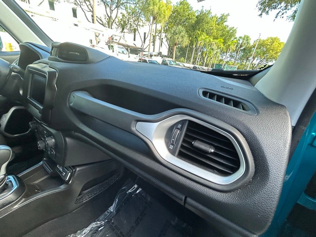 2021 Jeep Renegade Latitude photo 33