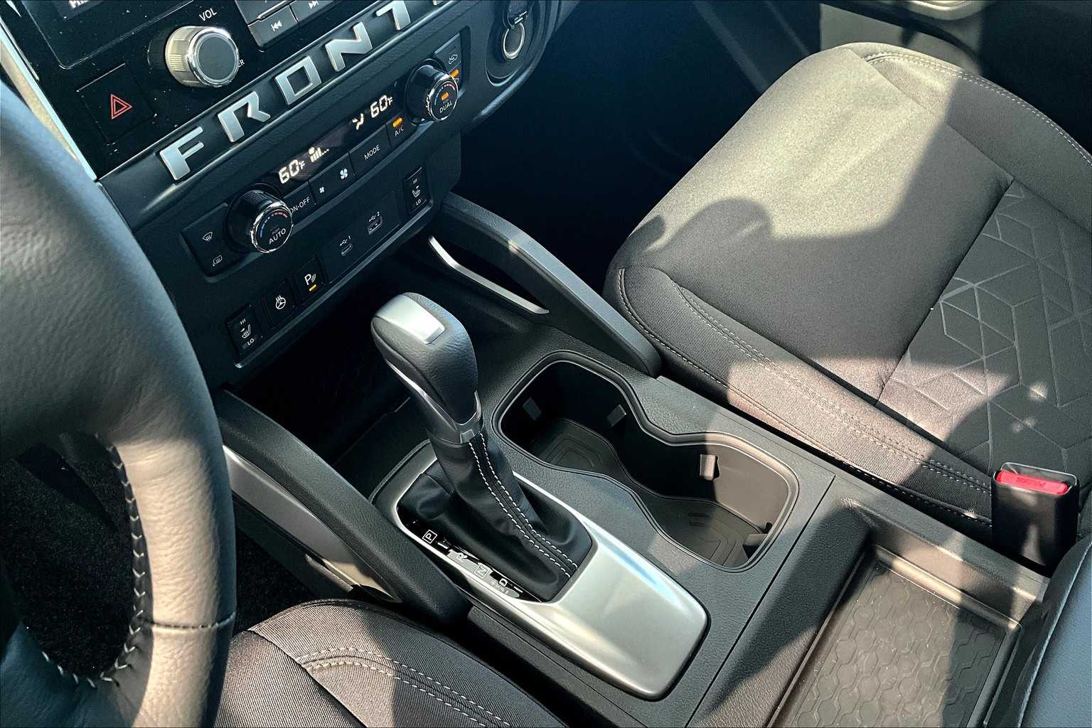 2025 Nissan Frontier SV photo 10