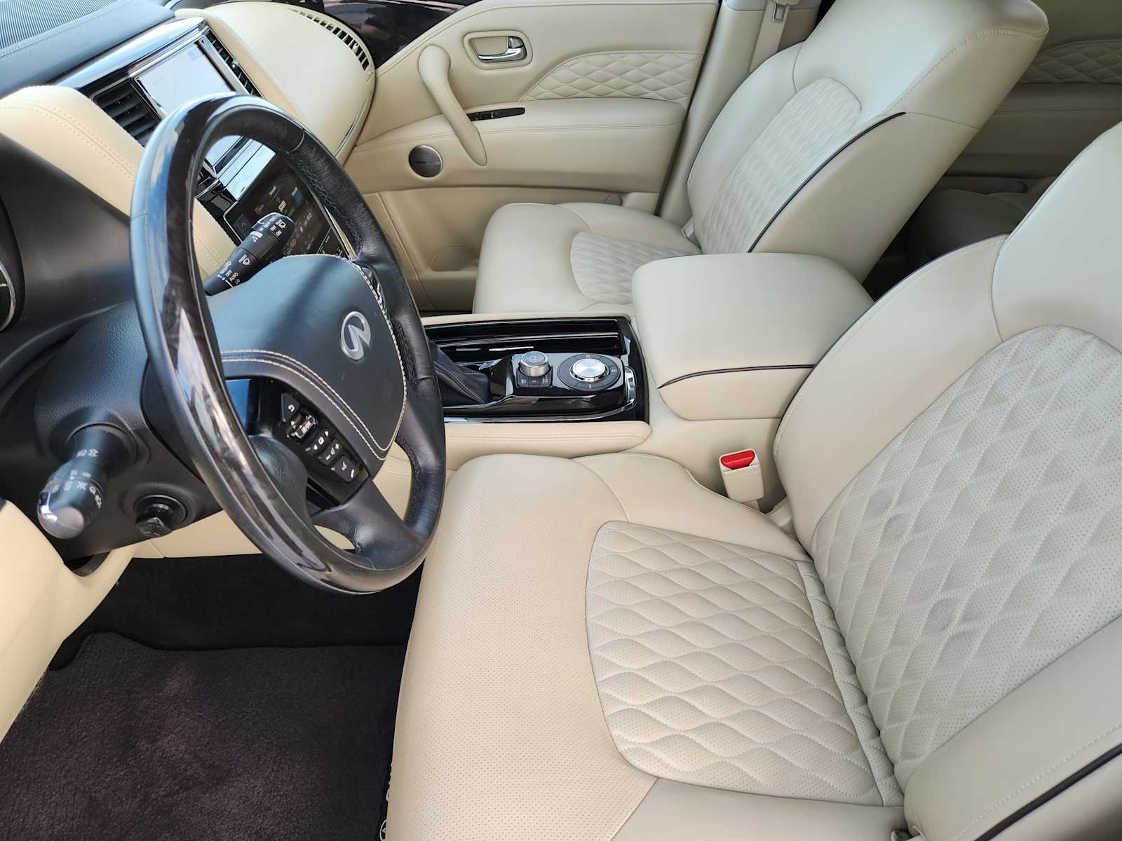 2020 Infiniti QX80 Luxe photo 11