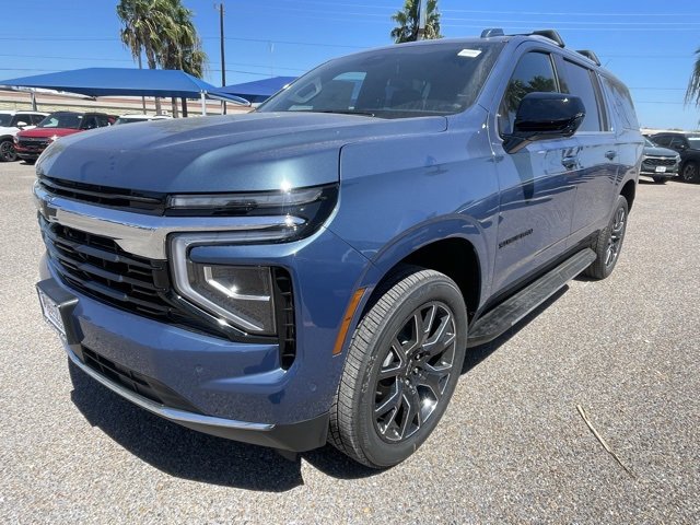 2025 Chevrolet Suburban LS photo 3