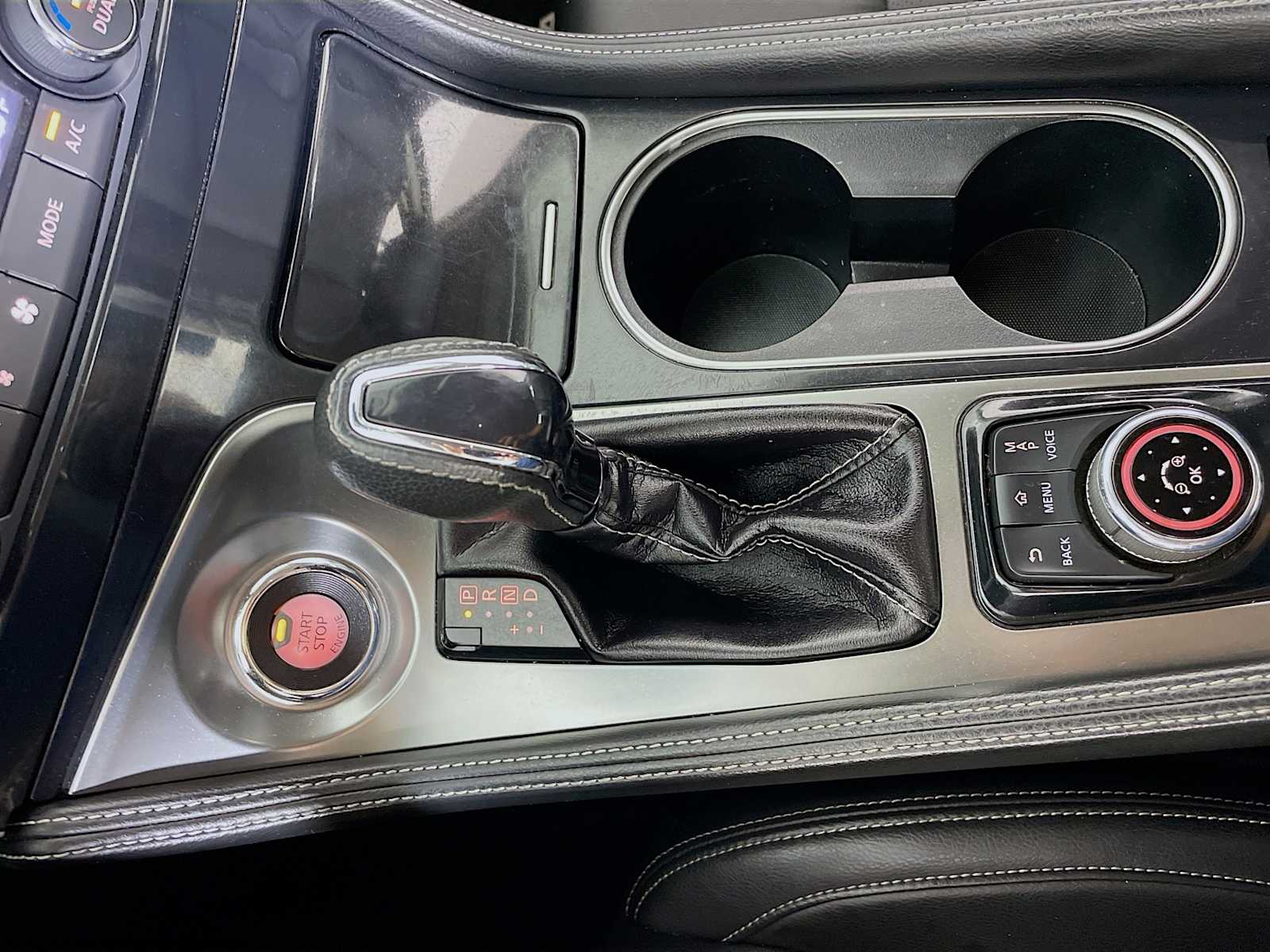 2020 Nissan Maxima SV photo 13