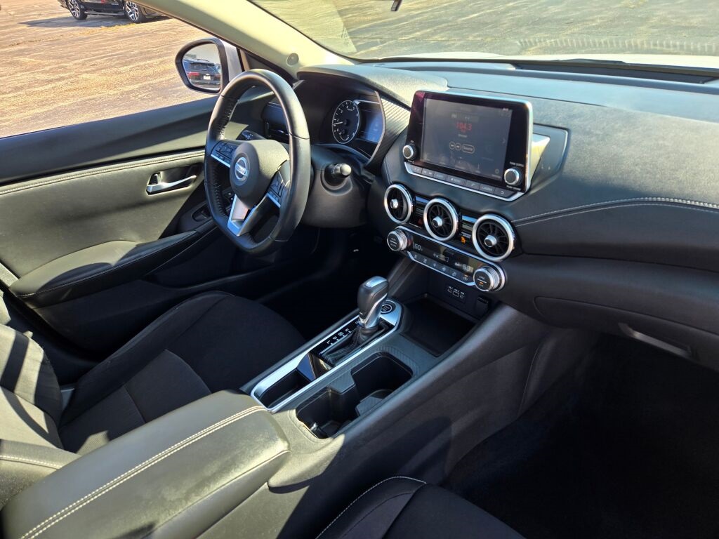 2020 Nissan Sentra SV photo 5