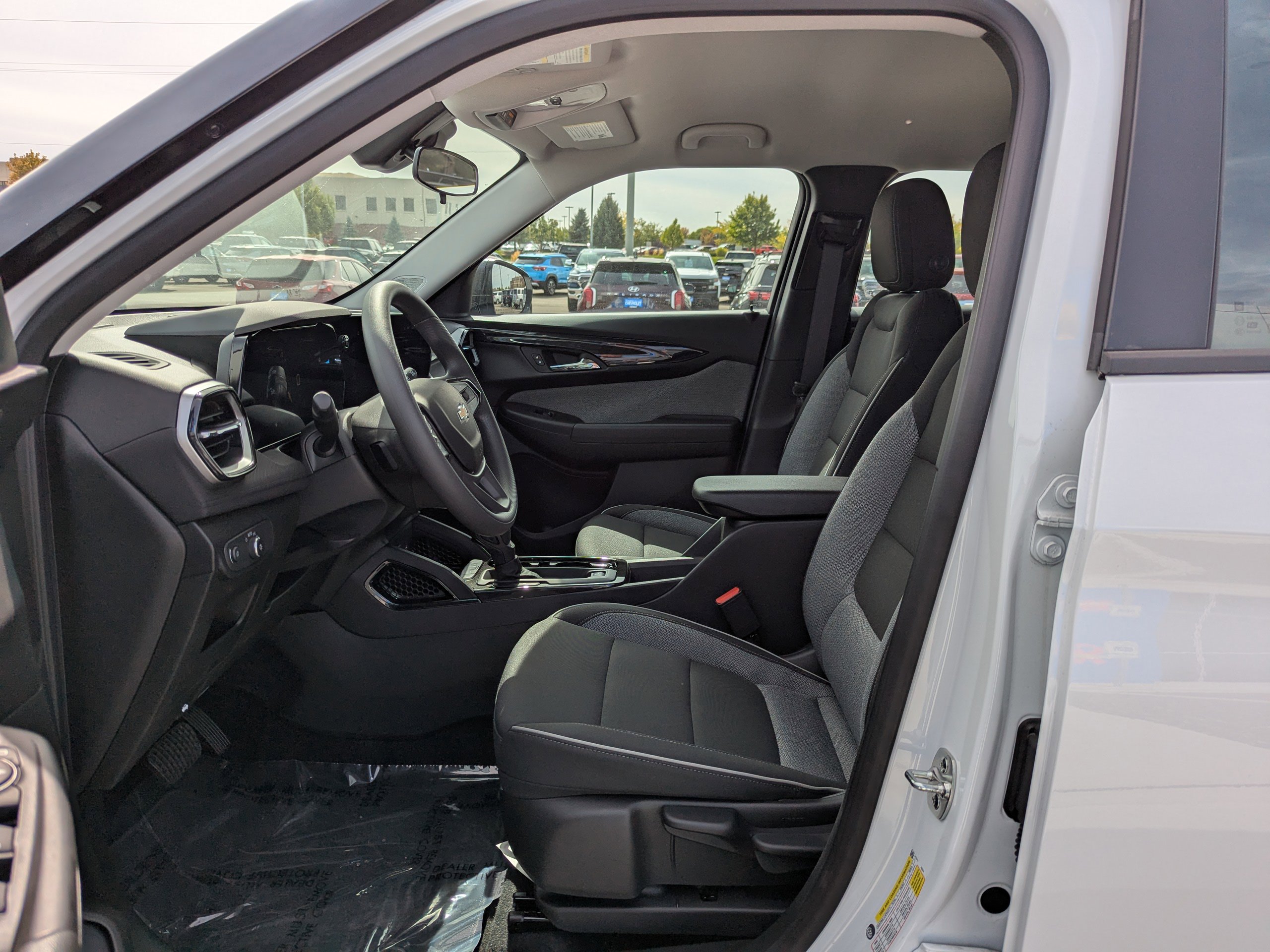 2026 Chevrolet Trailblazer LS photo 9